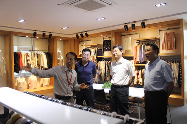 省委組織部研究室主任任剛一行來聯橋集團考察調研