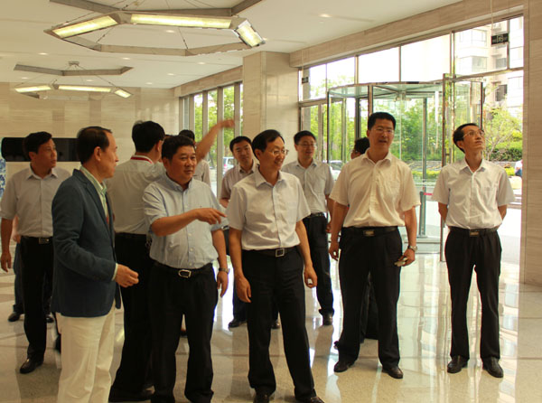 中國農業銀行總行信貸管理部副總經理張耀平一行來聯橋考察調研