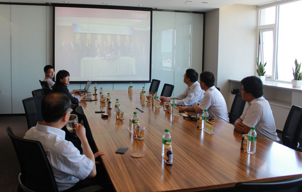 威海市委統戰部副部長、市工商聯黨組書記陳文一行來聯橋集團走訪調研