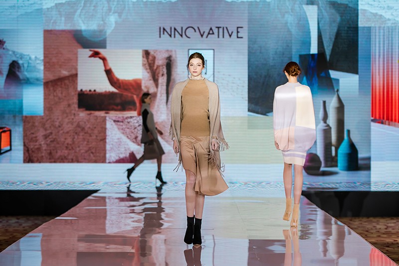 “創意 · 跨越 國家毛衫紗線資源共享平臺啟動儀式”在威海聯橋集團盛裝啟幕(圖32) “創意 · 跨越 國家毛衫紗線資源共享平臺啟動儀式”在威海聯橋集團盛裝啟幕(圖32)