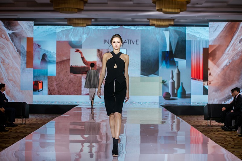 “創意 · 跨越 國家毛衫紗線資源共享平臺啟動儀式”在威海聯橋集團盛裝啟幕(圖39) “創意 · 跨越 國家毛衫紗線資源共享平臺啟動儀式”在威海聯橋集團盛裝啟幕(圖39)