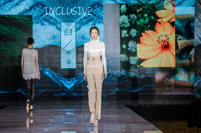 “創意 · 跨越 國家毛衫紗線資源共享平臺啟動儀式”在威海聯橋集團盛裝啟幕(圖41) “創意 · 跨越 國家毛衫紗線資源共享平臺啟動儀式”在威海聯橋集團盛裝啟幕(圖41)