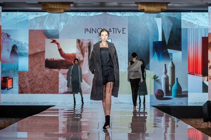 “創意 · 跨越 國家毛衫紗線資源共享平臺啟動儀式”在威海聯橋集團盛裝啟幕(圖29) “創意 · 跨越 國家毛衫紗線資源共享平臺啟動儀式”在威海聯橋集團盛裝啟幕(圖29)