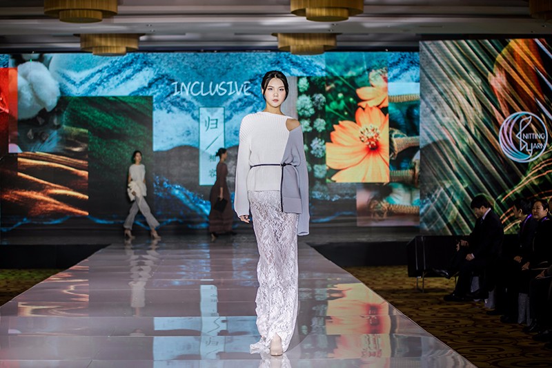 “創意 · 跨越 國家毛衫紗線資源共享平臺啟動儀式”在威海聯橋集團盛裝啟幕(圖44) “創意 · 跨越 國家毛衫紗線資源共享平臺啟動儀式”在威海聯橋集團盛裝啟幕(圖44)