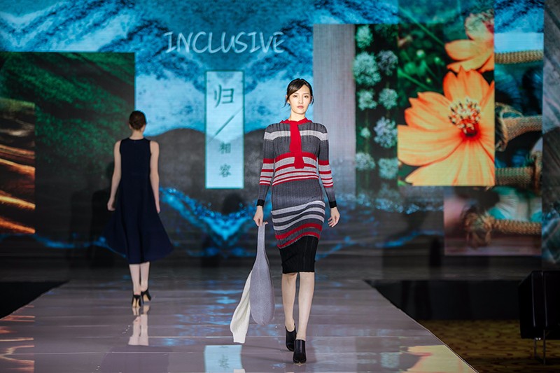 “創意 · 跨越 國家毛衫紗線資源共享平臺啟動儀式”在威海聯橋集團盛裝啟幕(圖47) “創意 · 跨越 國家毛衫紗線資源共享平臺啟動儀式”在威海聯橋集團盛裝啟幕(圖47)