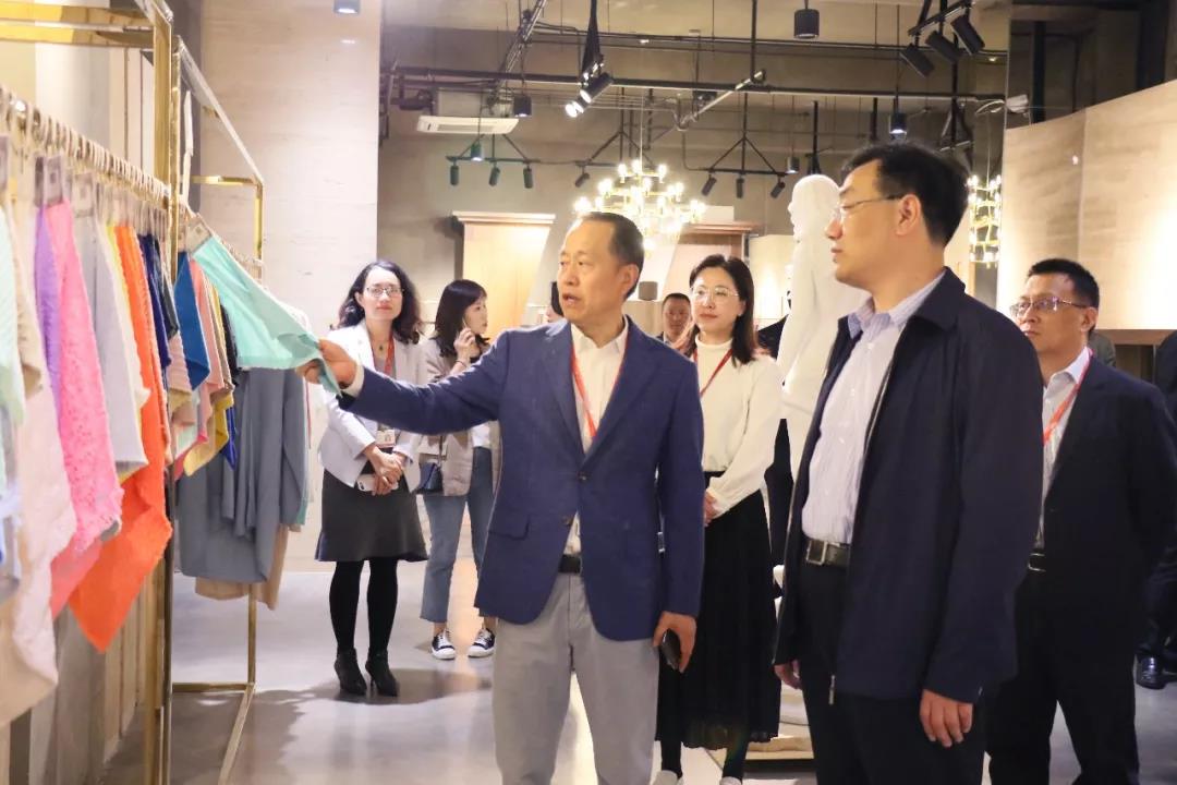 高新區黨工委委員、紀工委書記王役兵到聯橋集團調研