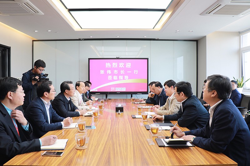 威海市副市長張偉一行來聯(lián)橋集團(tuán)調(diào)研(圖4) 威海市副市長張偉一行來聯(lián)橋集團(tuán)調(diào)研(圖4)