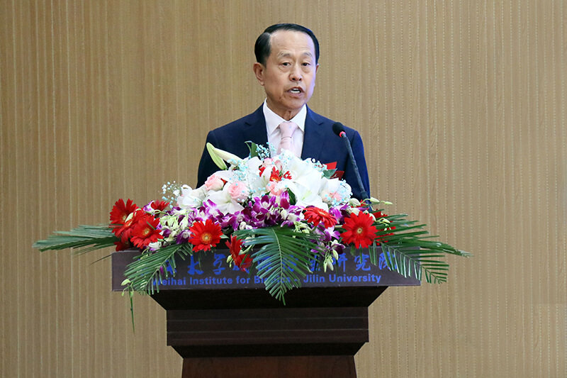 聯(lián)橋集團(tuán)黨委書記、董事長慕镕鍵當(dāng)選為吉林大學(xué)威海校友會首任會長(圖8) 聯(lián)橋集團(tuán)黨委書記、董事長慕镕鍵當(dāng)選為吉林大學(xué)威海校友會首任會長(圖8)