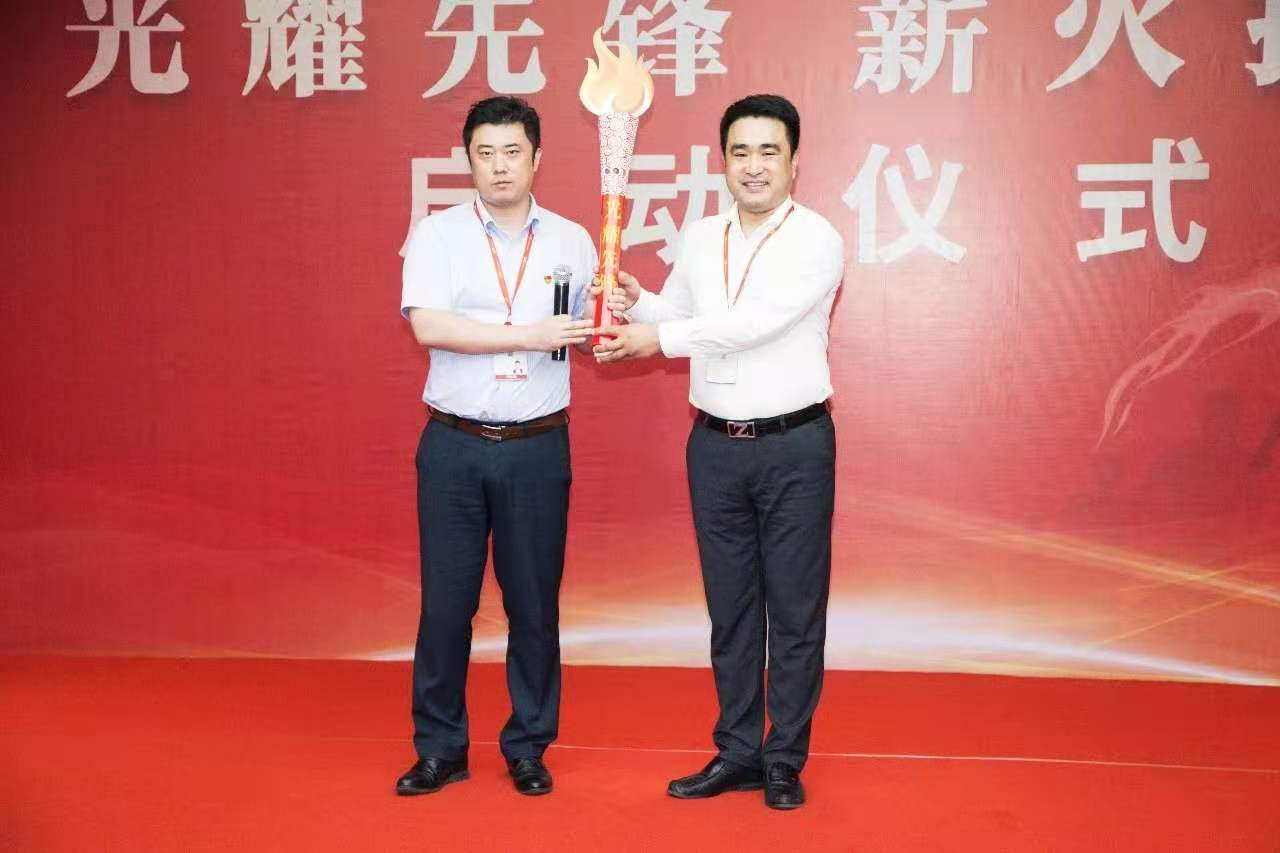 光耀先鋒 薪火接力 傳遞先鋒精神,踐行黨員使命,開拓全新事業 朱文國—宮曌磊